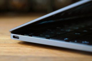 Pregled Apple MacBook -a: Treći put je čar