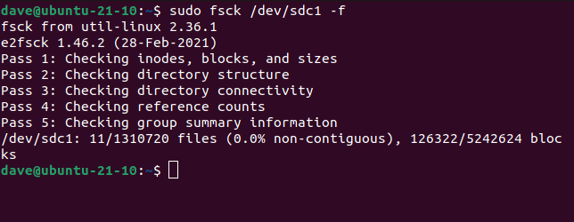 استخدم الأمر fsck لفرض فحص نظام الملفات