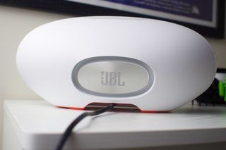 Review ng JBL Playlist: Naka-pack ang kaginhawaan ng Chromecast sa isang abot-kayang speaker