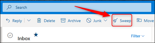 Opcija Sweep na alatnoj traci programa Outlook.