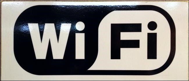 Hva er forskjellen mellom Ad-Hoc og infrastrukturmodus Wi-Fi?