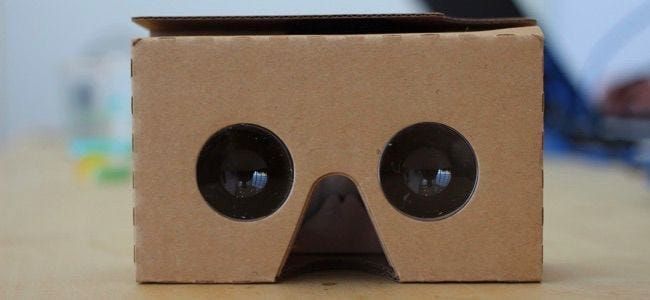 Google Cardboard Memungkinkan Anda Mempratinjau Realitas Virtual, Tapi Tidak Sehebat Itu