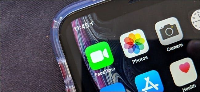 „iOS 12.1.1“, išleista šiandien, leidžia vėl perjungti „FaceTime“ fotoaparatą vienu paspaudimu