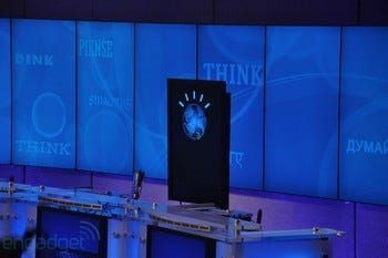 IBM:n vaarassa pelaaminen tietokoneella Watson näyttää ammattilaisille, kuinka se on tehty [Video]
