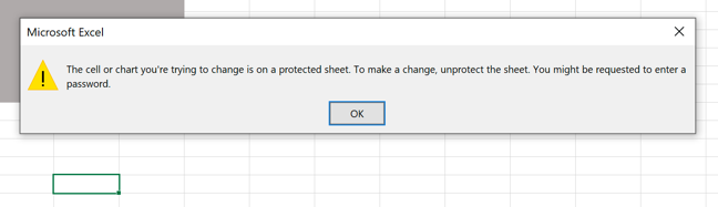דוגמה להודעת שגיאה של Excel בעקבות ניסיון לערוך תא נעול.