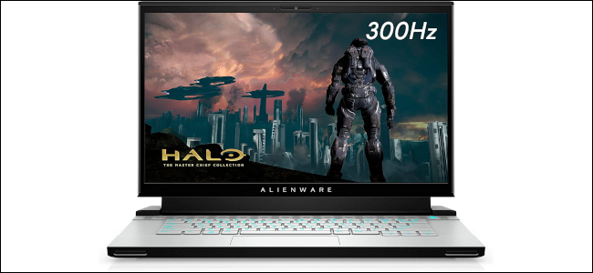 Игралният лаптоп Alienware m15 с изображение на Halo, показано на екрана.