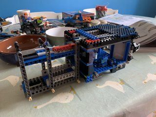 Construimos The Rexcelsior a partir de la imagen 2 de Lego Movie 2