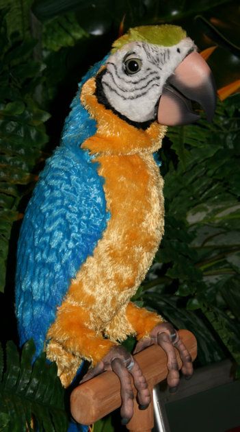 „Hasbro“ pristato „Macaw Parrot FurReal Friends“ augintinį