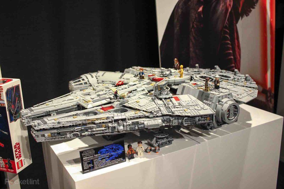 Ultimate Collector Series Lego Millennium Falcon piltidel, kõik sellest 7541 tükki