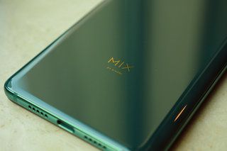 Review ng Xiaomi Mi Mix 3 na imahe 8