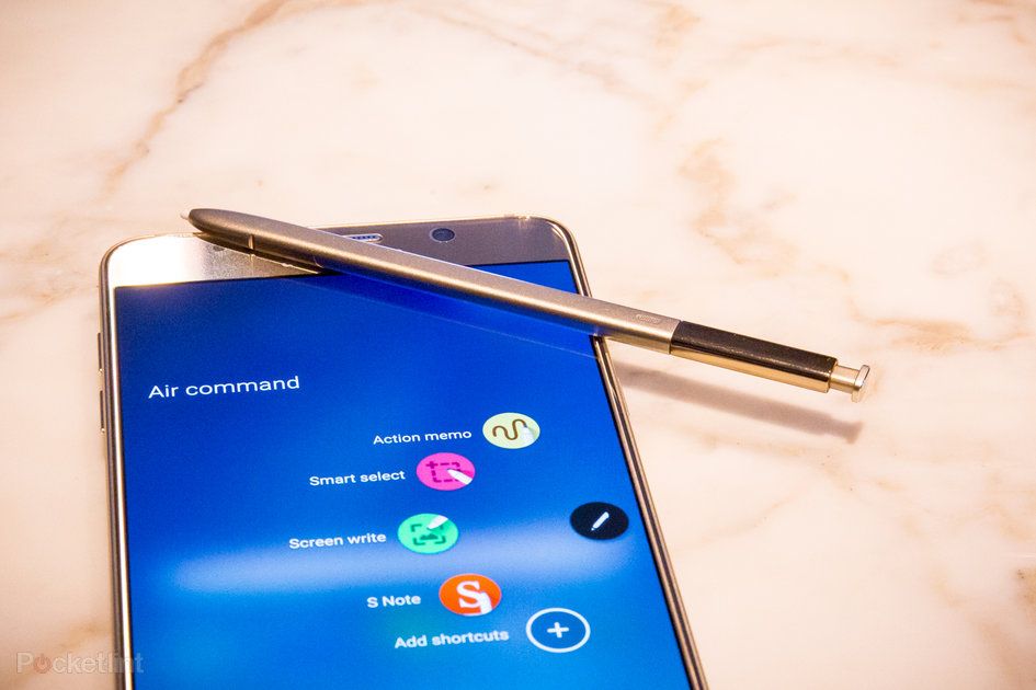 Pazite, kako vstavite pisalo S-Pen v Galaxy Note 5, ker ga lahko poškodujete