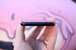 Apple iPhone SE 2020 pregledna slika 1