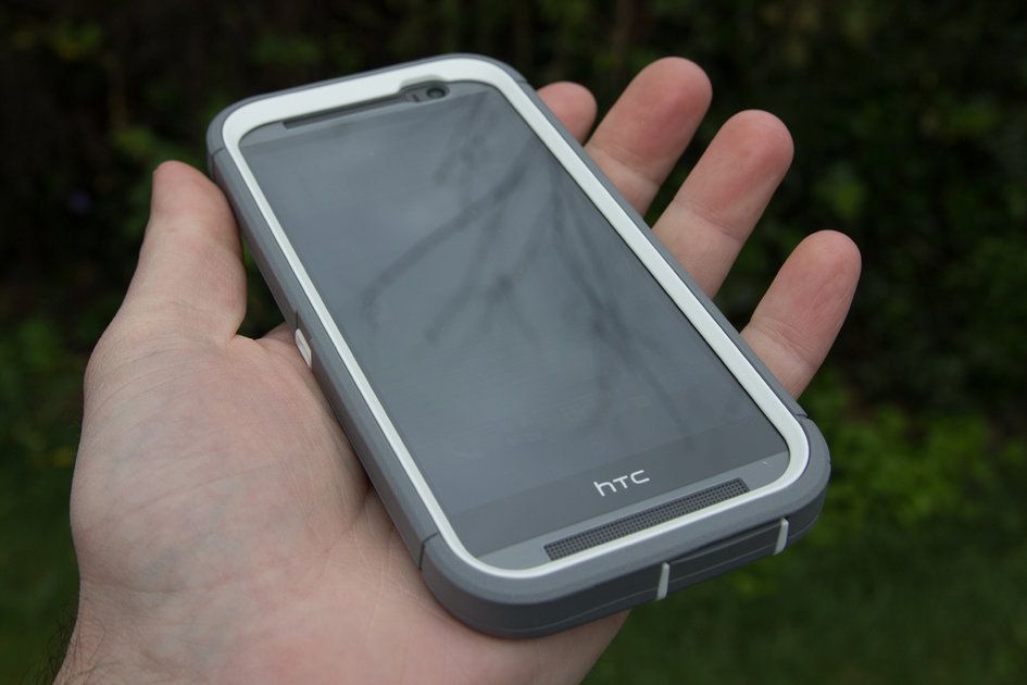 Praktické: Pouzdra OtterBox Commuter a OtterBox Defender pro recenzi HTC One M8