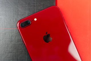 Apples heißes neues iPhone 8 Plus (Produkt) Red Edition ist da