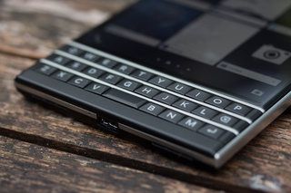 obrázek recenze blackberry pas 12