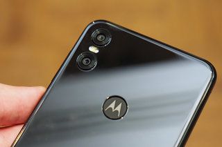 Motorola Moto One recension bild 8