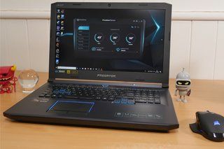 Acer Predator Helios500レビューゲーミングノートパソコンの画像2の厚いモンスター