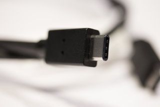تھنڈربولٹ 3 نے وضاحت کی کہ کس طرح USB سی پورٹس کو اگلی امیج لیول 4 پر لے جایا جائے۔