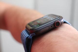 Pregledna slika Apple Watch Series 4 17
