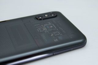 Xiaomi Mi 8 Pro apskats: Xiaomi iznāk cīnīties