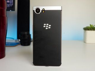imagem de revisão do blackberry keyone 3