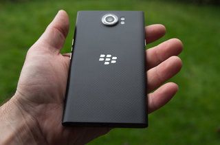 obrázek recenze blackberry priv 19