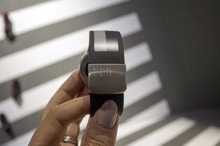 Hodinky Sony Fes U Hodinky s elektronickým papírem, které stojí více než Apple Watch obrázek 7