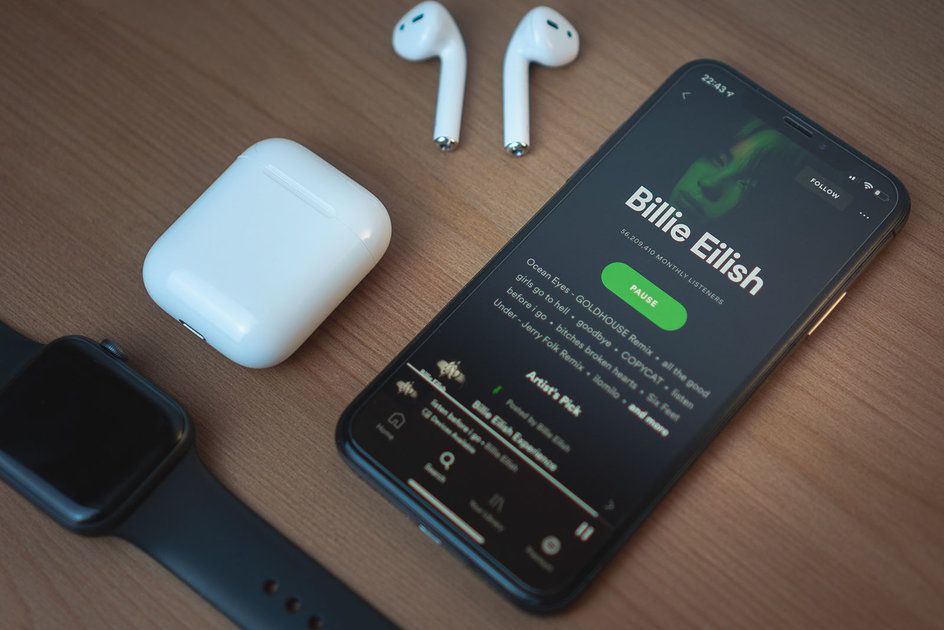 „Spotify“ muzikos transliacija dabar veikia „Apple Watch“ be „iPhone“