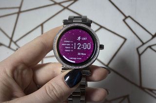Michael Kors Access Sofie Review Прекрасен умен часовник със сериозен блясък изображение 11