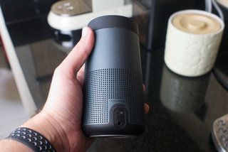 Bose SoundLink Revolve ülevaade: Stiilne, ümmargune, ruumi täitev heli