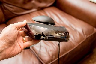 „Sony HMZ-T3W“ asmeninio 3D žiūrovo apžvalga