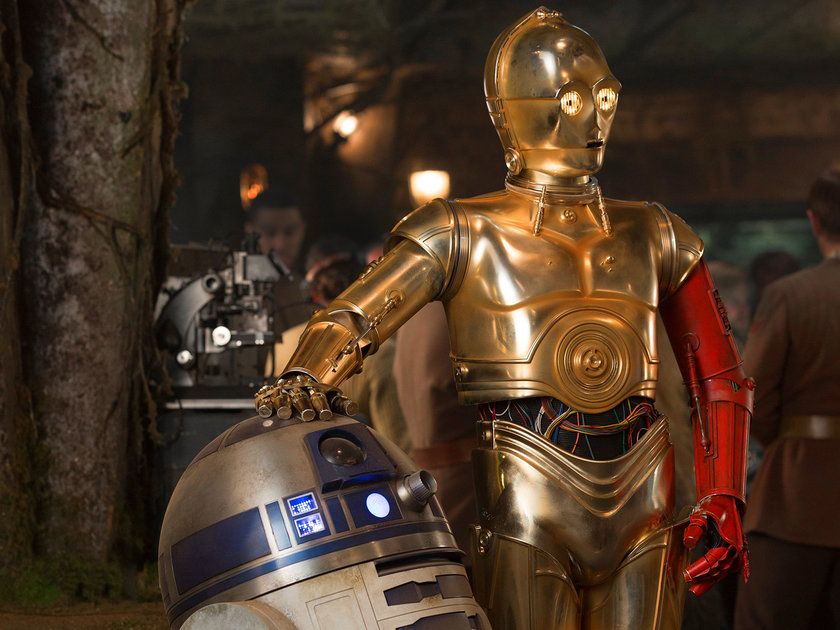 Ecco perché C-3PO ha un braccio rosso in Star Wars: Il Risveglio della Forza