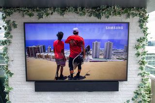 Paunang pagsusuri ng Samsung The Terrace TV: Mahusay na pagtingin sa magagaling sa labas ng bahay