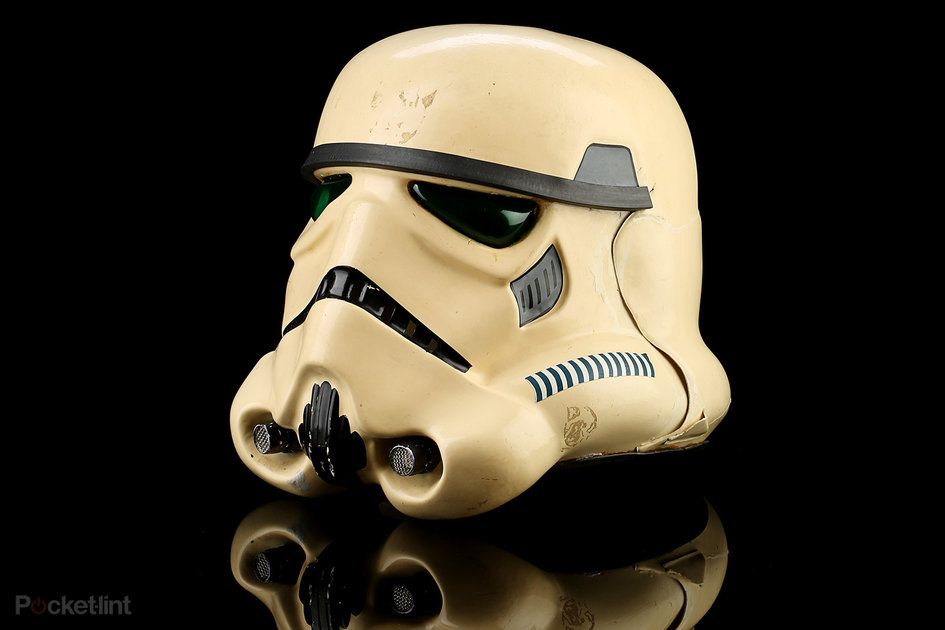 10 đạo cụ tuyệt vời trong Chiến tranh giữa các vì sao mà bạn có thể sở hữu ... bao gồm cả mũ bảo hiểm Stormtrooper trị giá £ 60K