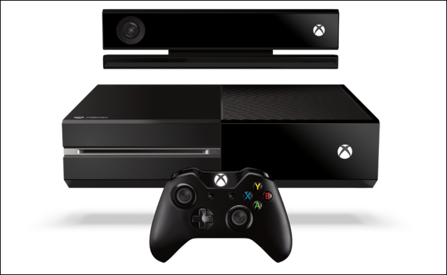 Alkuperäinen Xbox One Kinectillä ja ohjaimella