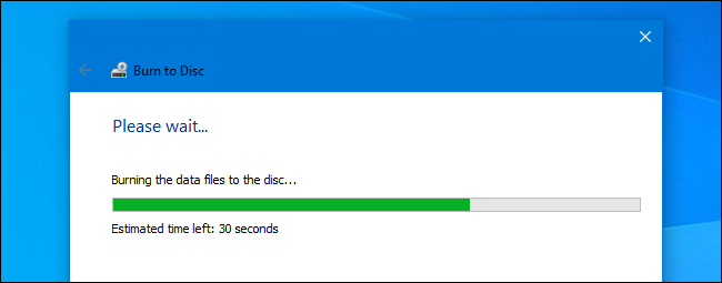 Ένας κύριος δίσκος που εγγράφεται σε εξέλιξη στον οδηγό εγγραφής των Windows 10.