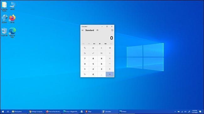 Windows 10 கால்குலேட்டர் பயன்பாடு முன்னணிக்கு கொண்டு வரப்பட்டது.