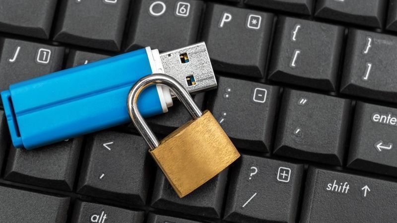Kako odstraniti zaščito pred pisanjem v sistemu Windows 10